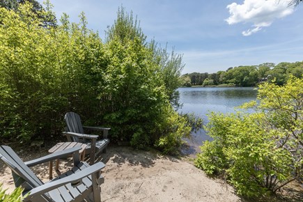Oak Bluffs, Sengekontacket Martha's Vineyard vacation rental - Sit back and relax at the Water's Edge