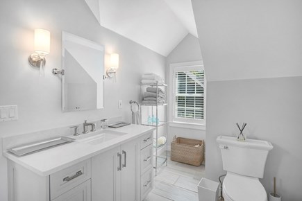 Edgartown Martha's Vineyard vacation rental - Carriage House Full Bath