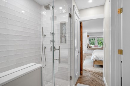 Edgartown Martha's Vineyard vacation rental - 1st Floor Ensuite Bathroom