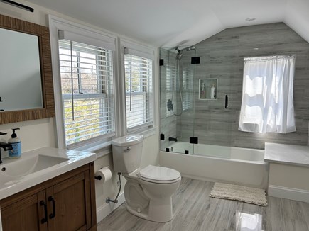 Oak Bluffs Martha's Vineyard vacation rental - Bathroom 1
