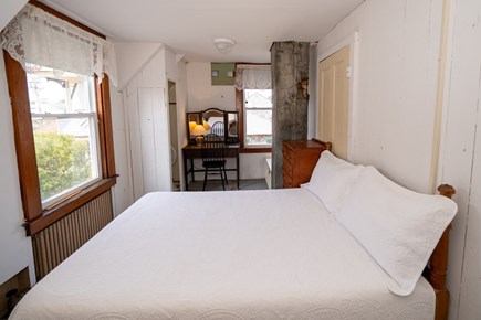 Oak Bluffs, Ocean Park Martha's Vineyard vacation rental - Queen Bedroom