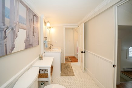 Oak Bluffs Martha's Vineyard vacation rental - View #2 Hallway Full bath