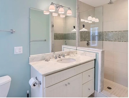 Aquinnah Martha's Vineyard vacation rental - Primary bathroom