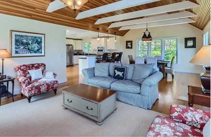 Aquinnah Martha's Vineyard vacation rental - Living room
