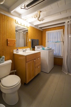 Oak Bluffs Martha's Vineyard vacation rental - 1st Floor 1/2 bath