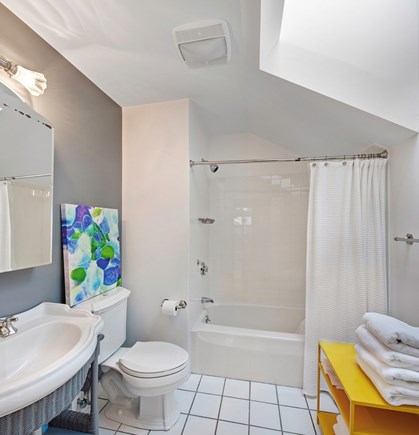 Edgartown Martha's Vineyard vacation rental - Upstairs Hall Bath