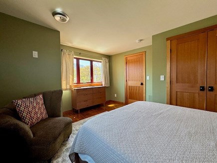 Vineyard Haven Martha's Vineyard vacation rental - Queen upstairs