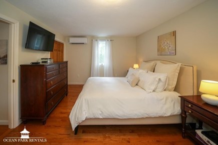 Oak Bluffs Martha's Vineyard vacation rental - Second Floor Queen bedroom