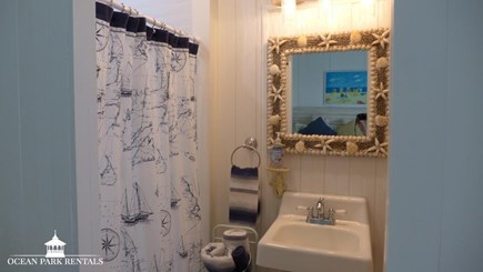 Oak Bluffs, Ocean Park Martha's Vineyard vacation rental - First Floor Full Bath