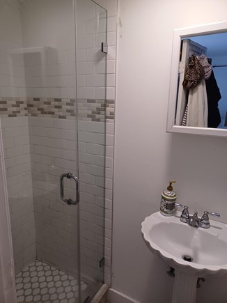 Oak Bluffs Martha's Vineyard vacation rental - Updated ensuite full bathroom
