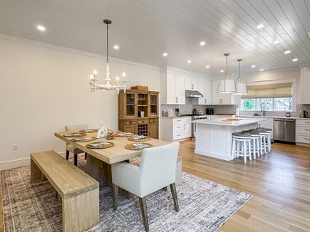 Edgartown Martha's Vineyard vacation rental - Dining to kitchen