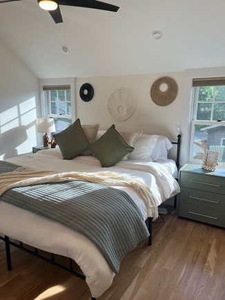Oak Bluffs, Heritage Haven Martha's Vineyard vacation rental - 2nd floor bedroom 3: King bed with ensuite