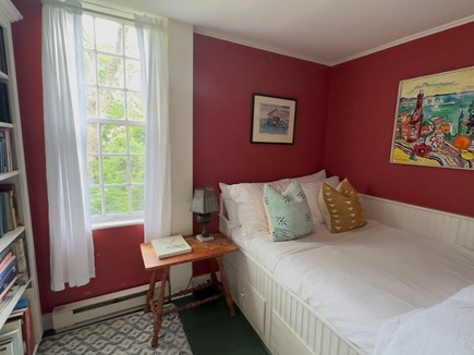Edgartown Martha's Vineyard vacation rental - Downstairs captain's bed (double)