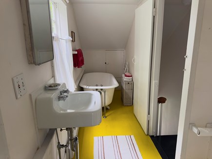 Edgartown Martha's Vineyard vacation rental - Upstairs bathroom