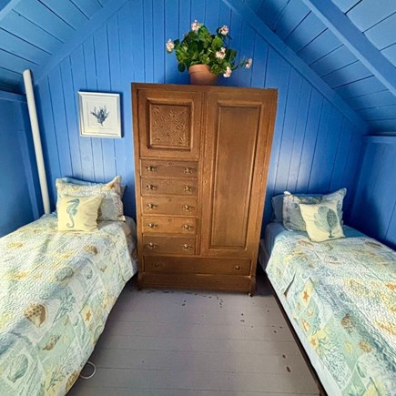 Oak Bluffs, In Town and Near Beach Martha's Vineyard vacation rental - Twin Bedroom