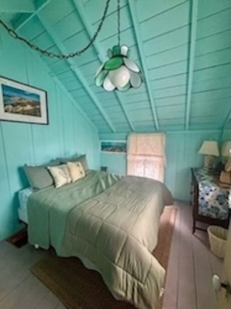 Oak Bluffs, In Town and Near Beach Martha's Vineyard vacation rental - Queen bed