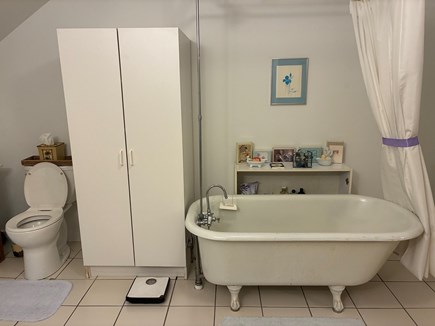 Oak Bluffs Martha's Vineyard vacation rental - Large claw foot tub with spa supplies for relaxing soaks