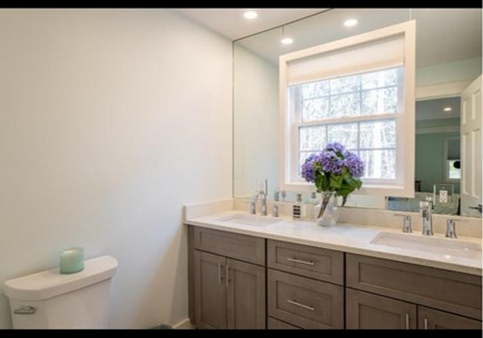 Oak Bluffs Martha's Vineyard vacation rental - Master bath