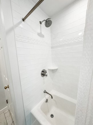 Edgartown Martha's Vineyard vacation rental - Combo Tub /  Shower