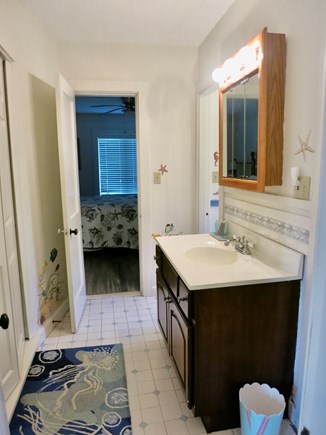 Edgartown, Katama Martha's Vineyard vacation rental - Bathroom vanity