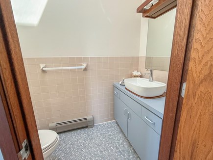 Chilmark Martha's Vineyard vacation rental - Powder Room, Main Floor