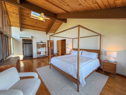Chilmark Martha's Vineyard vacation rental - BR1 King Bedroom En-Suite, Main Floor