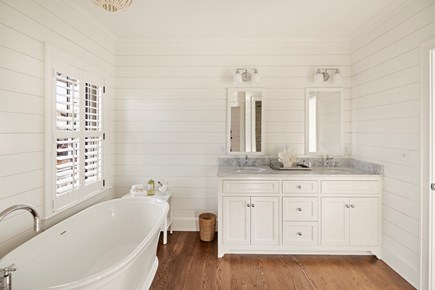 Dowtown Edgartown Martha's Vineyard vacation rental - BR4 Shower Stall & Tub, Second Floor