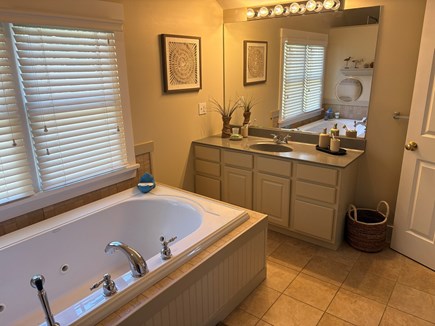 Oak Bluffs Martha's Vineyard vacation rental - Primary's en-suite bathroom jetted tub