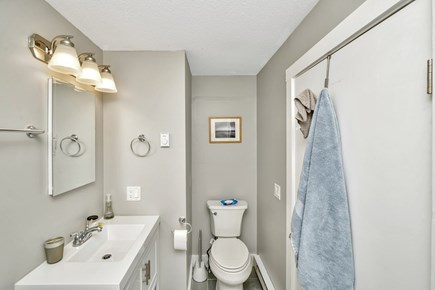 Oak Bluffs Martha's Vineyard vacation rental - Common bathroom