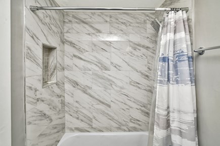 Oak Bluffs Martha's Vineyard vacation rental - Shower