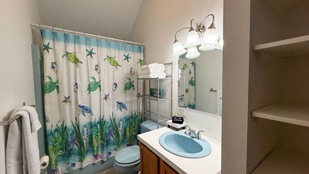 Edgartown Martha's Vineyard vacation rental - Hall Bath with Shower Tub Combo, Second Floor