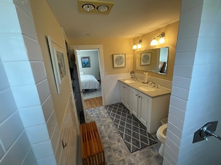 Oak Bluffs Martha's Vineyard vacation rental - Primary Bedroom En Suite