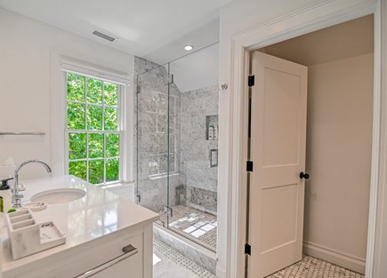 Edgartown Martha's Vineyard vacation rental - Shared Bathroom - Second Floor