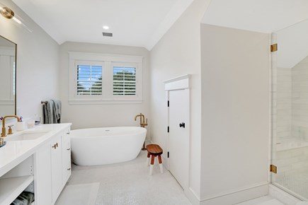 Edgartown Martha's Vineyard vacation rental - Second Floor: Bedroom #2 Two Queen Beds and Ensuite Bathroom