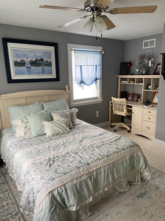 Vineyard Haven, Tisbury Martha's Vineyard vacation rental - Queen bed