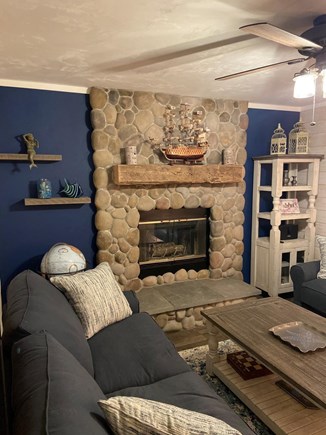 Vineyard Haven, Tisbury Martha's Vineyard vacation rental - Living room