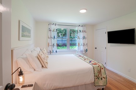 Edgartown Martha's Vineyard vacation rental - Bedroom w/queen bed and flat screen TV