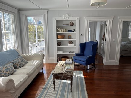 Vineyard Haven, Hydrangea House Martha's Vineyard vacation rental - Living room