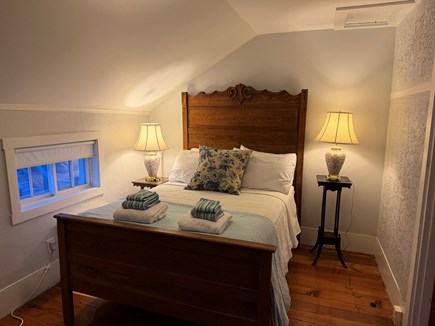 Vineyard Haven, Hydrangea House Martha's Vineyard vacation rental - Bedroom 4 w/Full