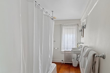 Edgartown Martha's Vineyard vacation rental - Full bath
