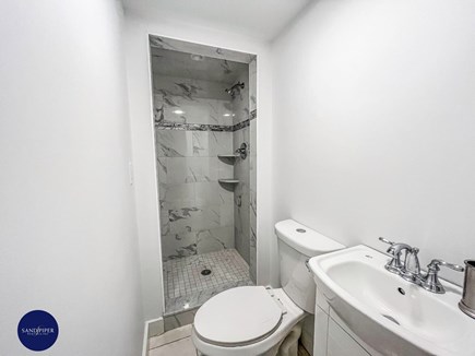 Oak Bluffs Martha's Vineyard vacation rental - Send bath