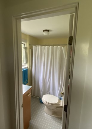 Edgartown, Chappaquiddick Martha's Vineyard vacation rental - Downstairs full bathroom