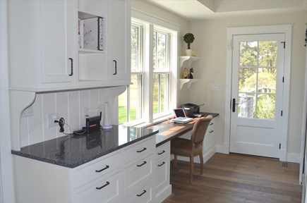 Edgartown, Mill Hill Farms Martha's Vineyard vacation rental - Mud room 1st floor side door entry