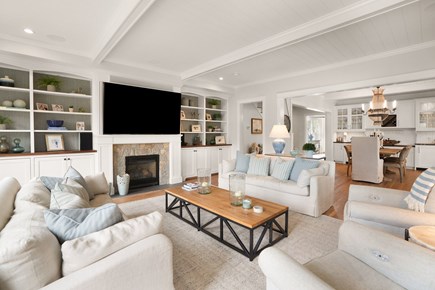Edgartown, Mill Hill Farms Martha's Vineyard vacation rental - Open concept livingroom
