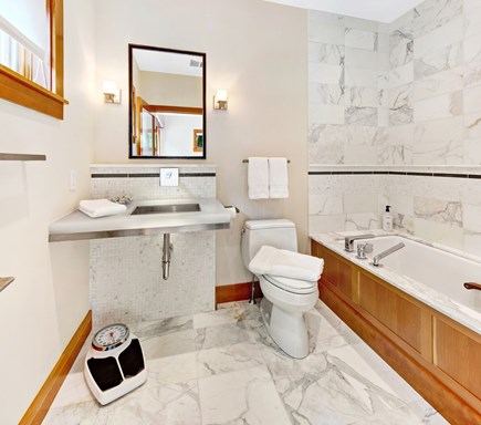 Oak Bluffs Martha's Vineyard vacation rental - Guest Room Full  Bath