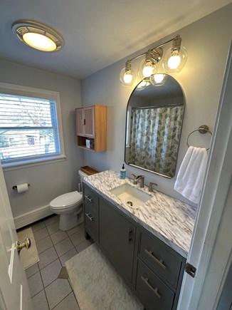 Oak Bluffs Martha's Vineyard vacation rental - Second Floor Full Bathroom