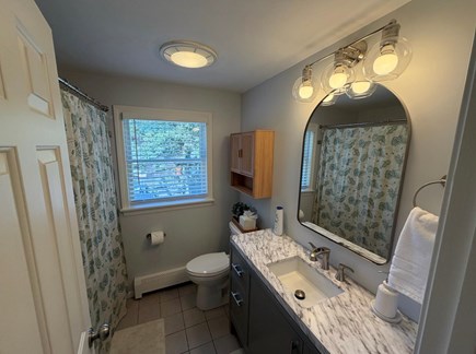 Oak Bluffs Martha's Vineyard vacation rental - Upstairs Full Bathroom
