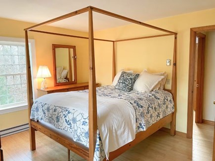 Vineyard Haven Martha's Vineyard vacation rental - Upstairs bedroom (queen-sized bed)