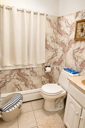 Oak Bluffs Martha's Vineyard vacation rental - Bath 2
