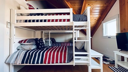 Chilmark Martha's Vineyard vacation rental - 4-Twin Bedroom with Ensuite